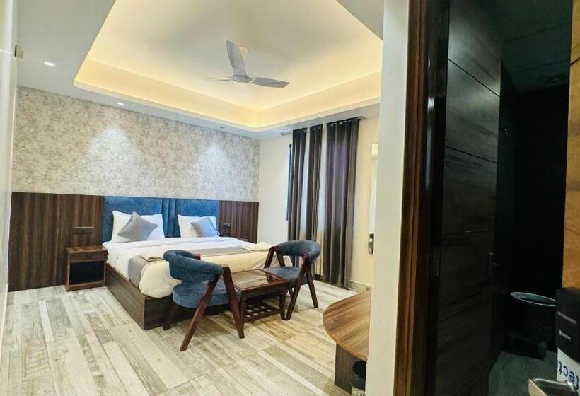 Номер Deluxe, Raksha Suites & Banquet Greater Noida
