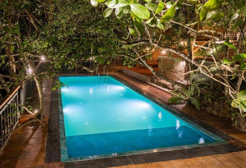 家庭间, Trance Rabara Resort