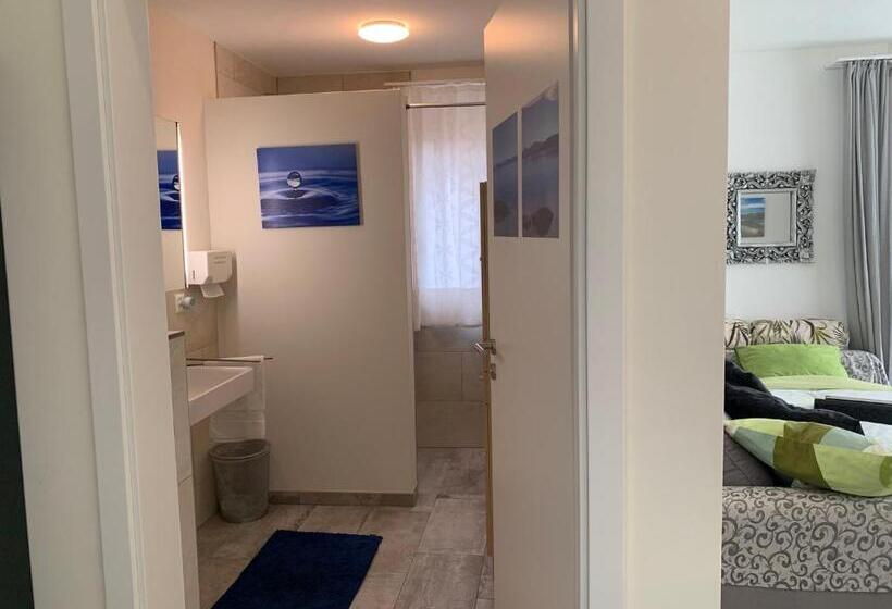 Номер Стандарт Вид на Бассейн, Chez Svanette B&b Villa Sonnglück