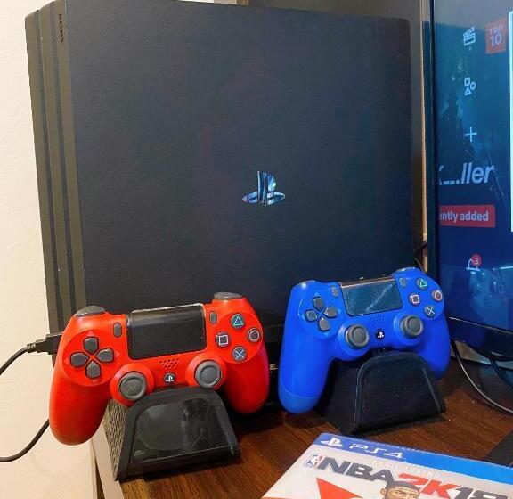 침실 1개 아파트, Console And Chill