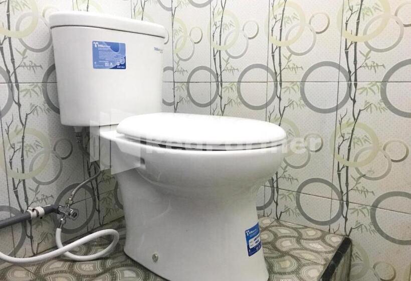 Номер Стандарт Индивидуальный, Lh101 Guest House Syariah Near Makam Sunan Bonang Redpartner