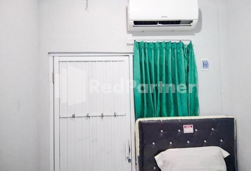 Номер Стандарт Индивидуальный, Lh101 Guest House Syariah Near Makam Sunan Bonang Redpartner