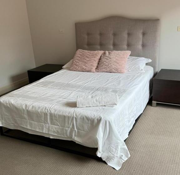 스탠다드 룸, Bentleighs Magnificent Beautifully Renovated And Extended 1920s Period Family Home