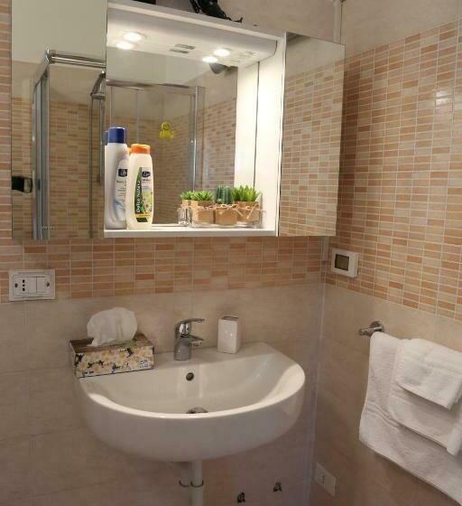 غرفة قياسية مزوَّدة بشُرفة, B&b Da Lu