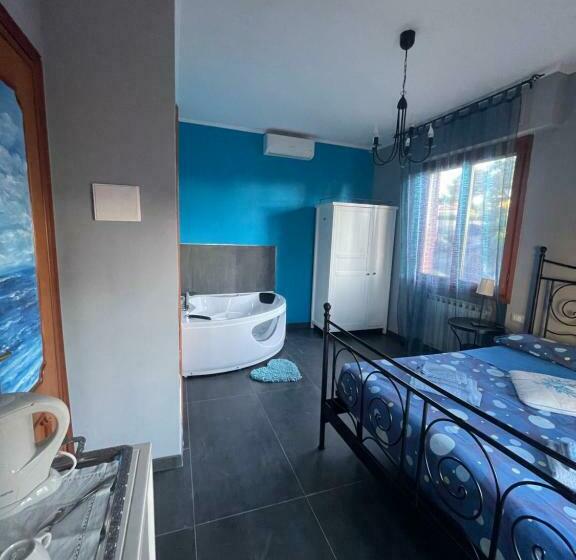 اتاق استاندارد با وان آب گرم, Villa Gaia   Luxury Villa, Pool & Wellness Rooms