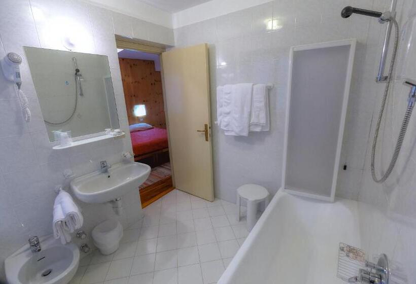 Номер Стандарт Трехместный, Albergo K2