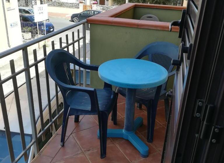 バルコニー付きスタンダードトリプルルーム, La Locanda Del Mare B&b