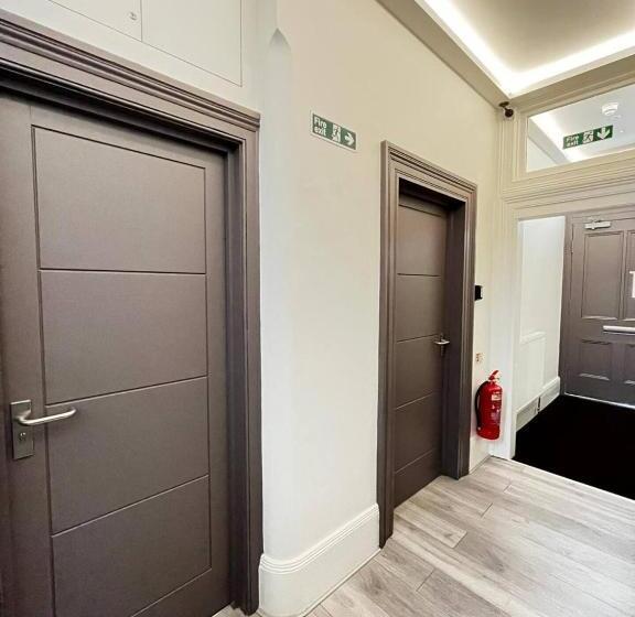 Студия Стандарт, Apt 03 Beachside Beauty Central Studio Steps From Cafes