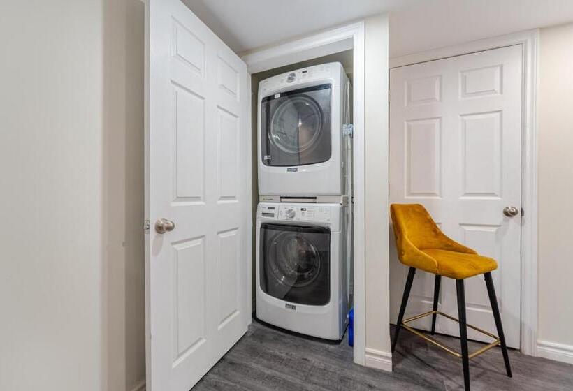 Номер Стандарт, Private Basement Bedrooms In Oakville