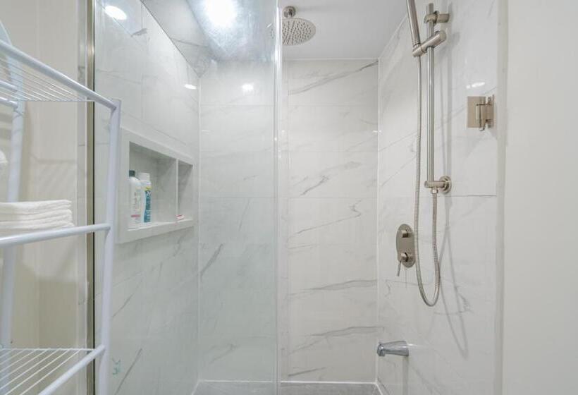 Номер Стандарт, Private Basement Bedrooms In Oakville