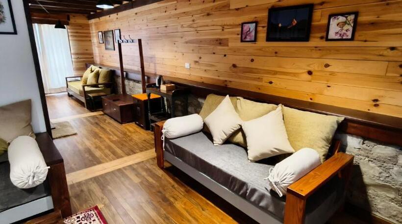 스탠다드 룸 산 전망, Manila Hideaway
