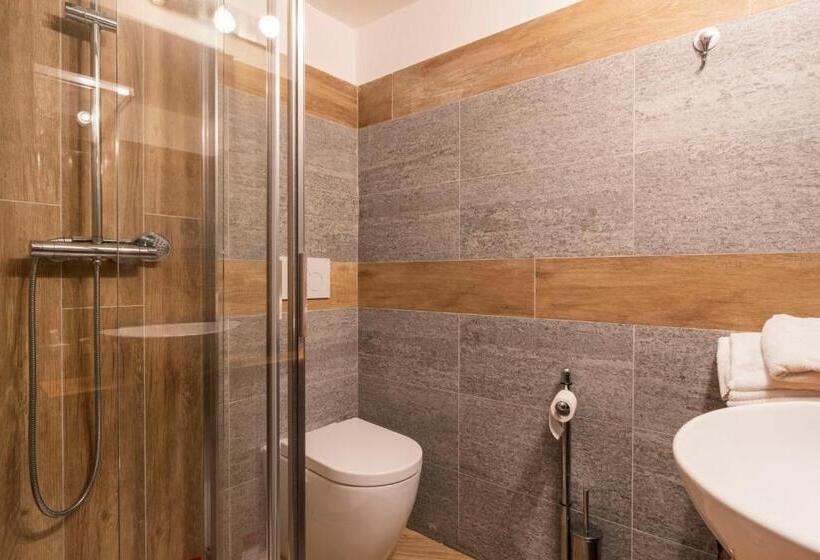 استودیوی استاندارد, Residence Covalou