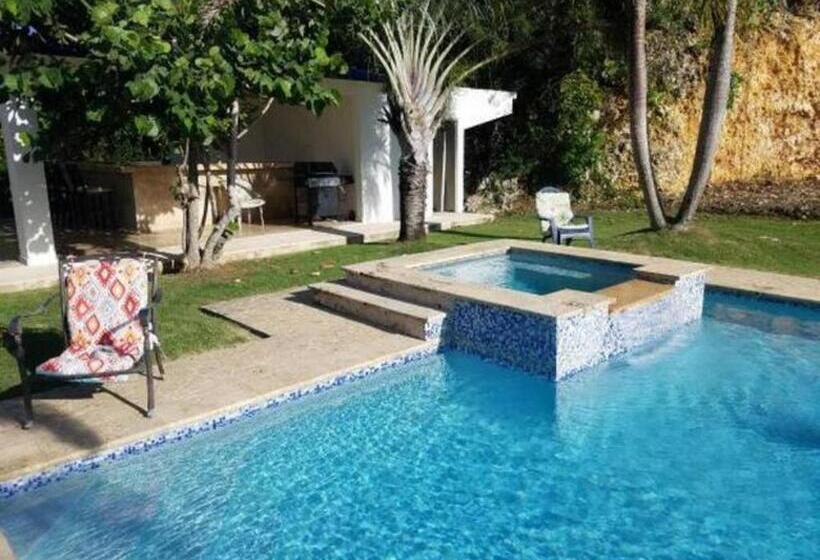 اتاق اکونومی, Manati World Point Inn