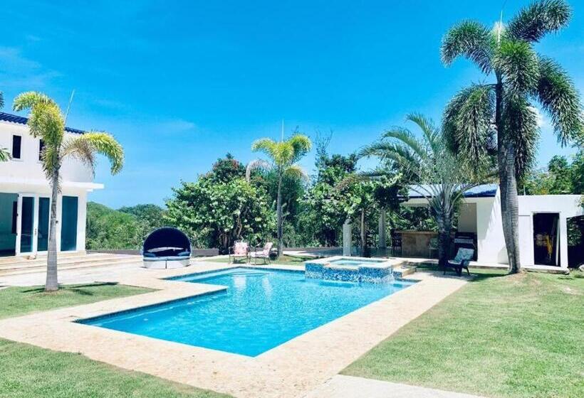 سوییت, Manati World Point Inn
