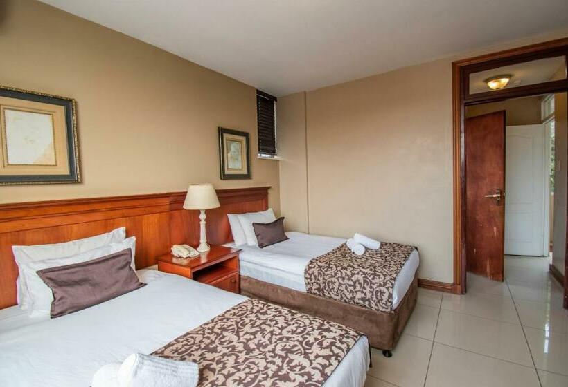 اتاق استاندارد, Emakhosini Hotel On East