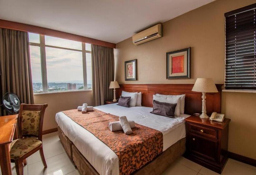 اتاق استاندارد با تخت بزرگ, Emakhosini Hotel On East