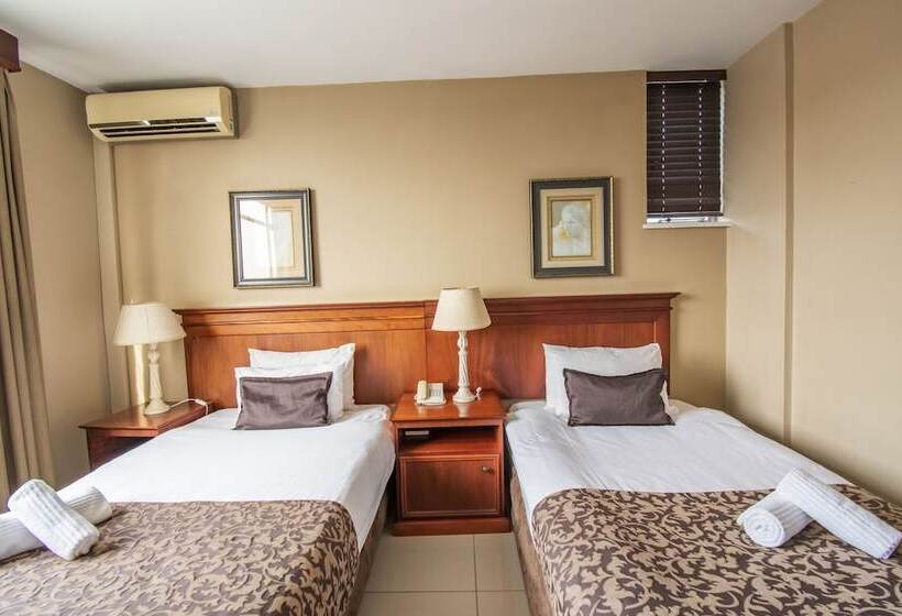 اتاق استاندارد, Emakhosini Hotel On East