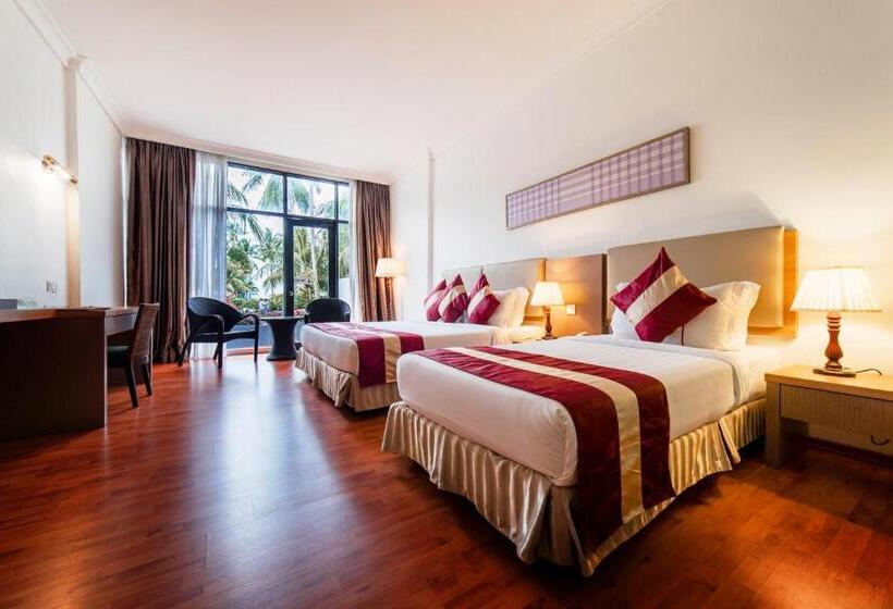 Номер Deluxe, Tunamaya Beach & Spa Resort – Desaru