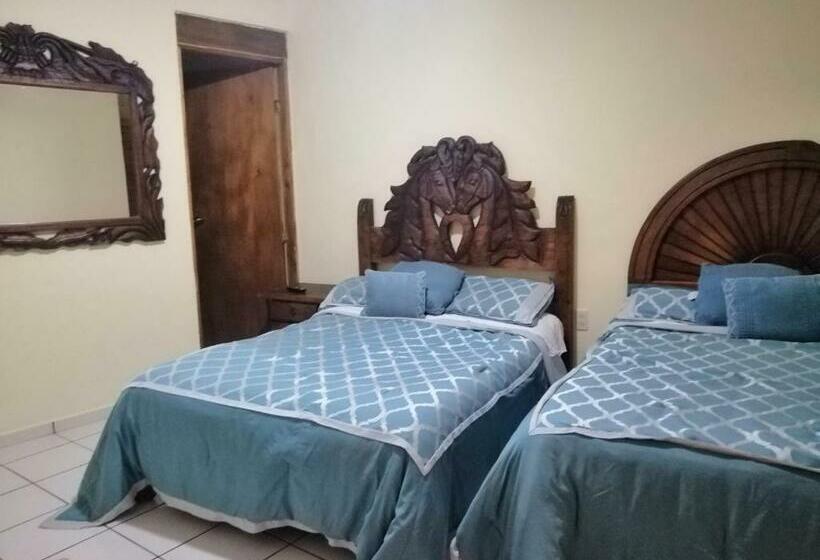 غرفه قياسيه سريرين مزدوجين, Chely