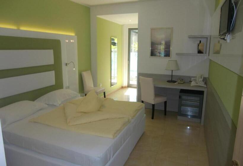 Номер Стандарт с Балконом, Beach Hotel Du Lac Malcesine