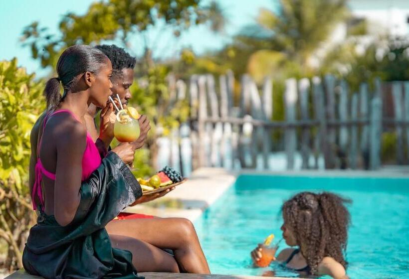 اتاق لوکس با چشم‌انداز دریا, Pili Pili Beach Bungalows