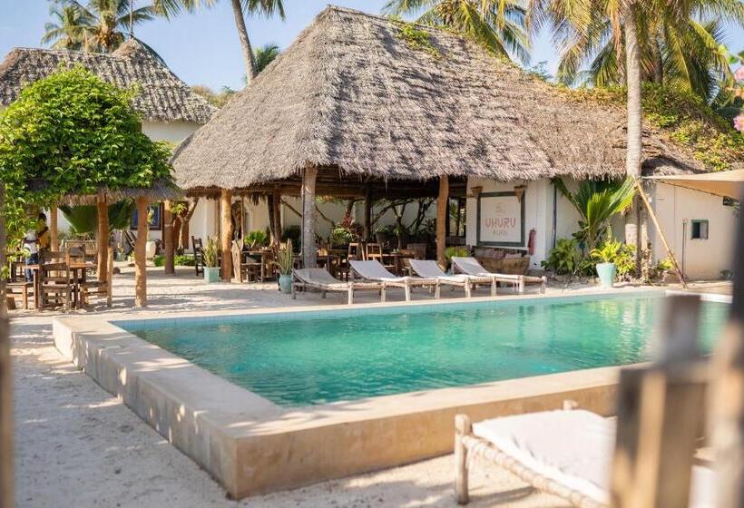 3 Bedroom Suite, Pili Pili Beach Bungalows