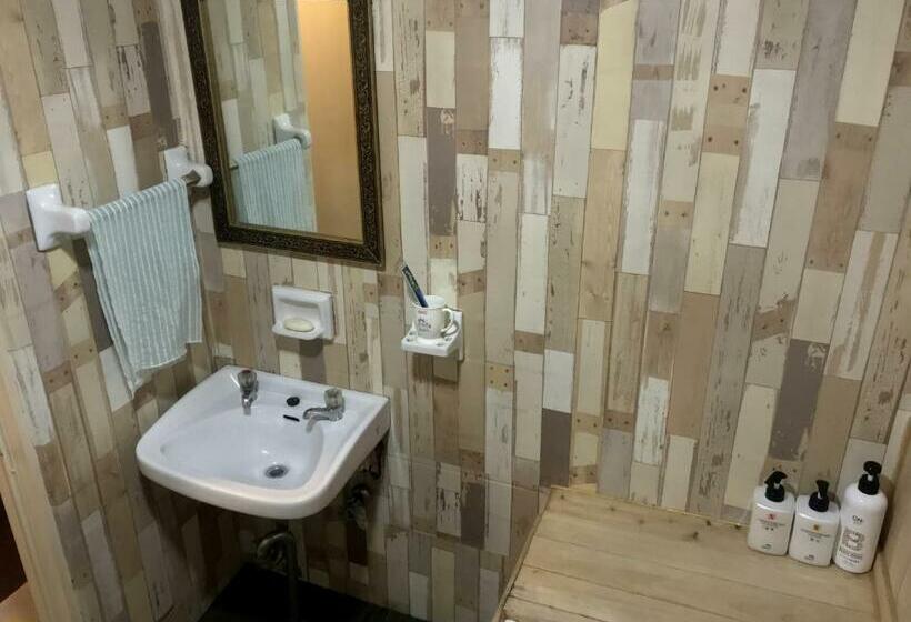 标准间, Doobaki Hostel
