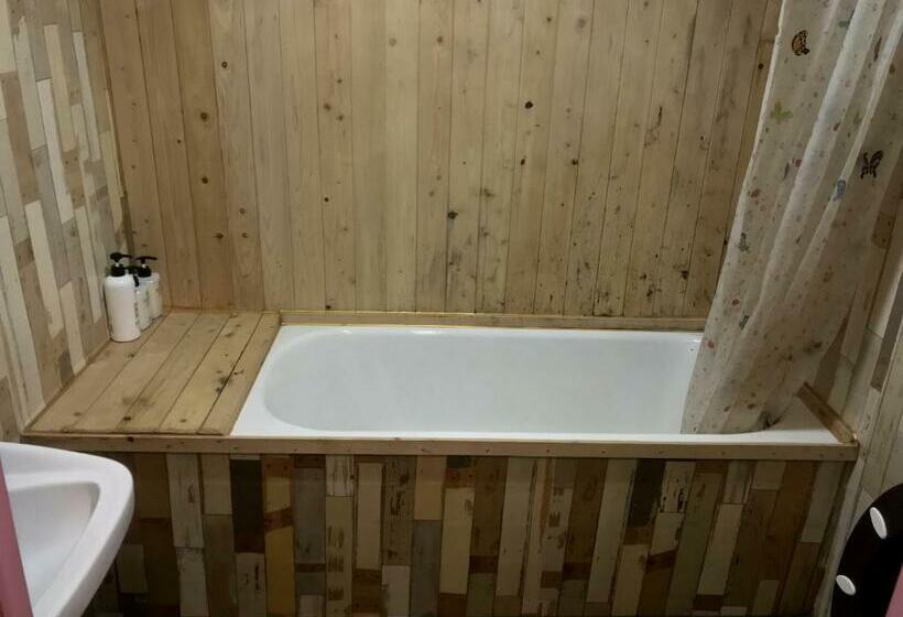 标准间, Doobaki Hostel