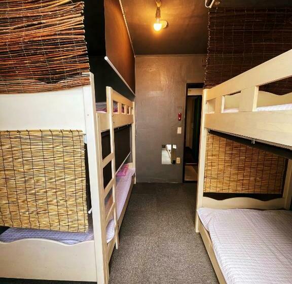 共用房间的床, Doobaki Hostel