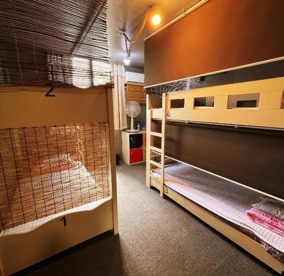 共用房间的床, Doobaki Hostel