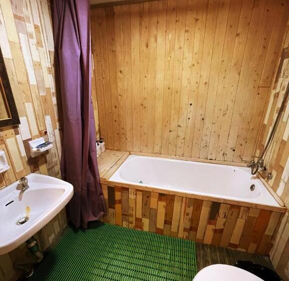 标准间, Doobaki Hostel