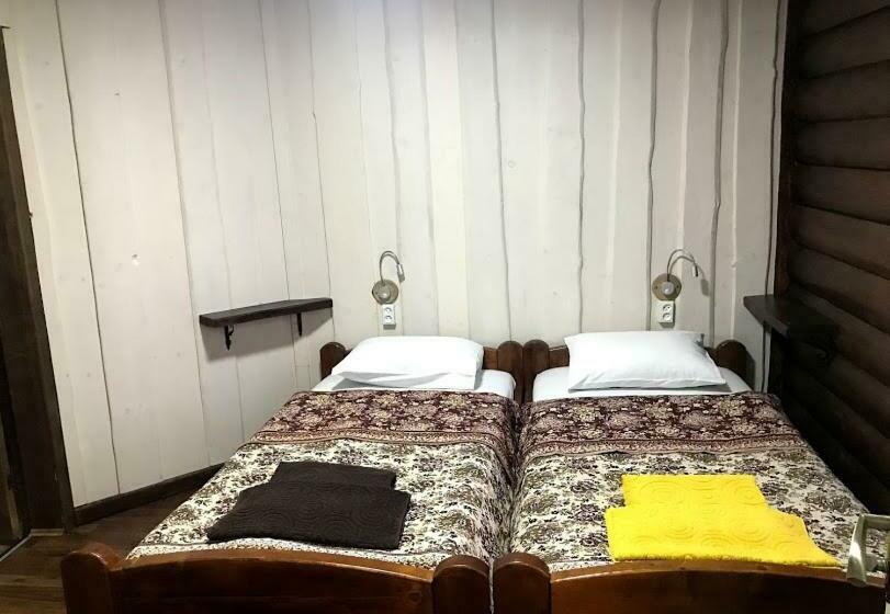 이코노미 룸, Fayniy Motel