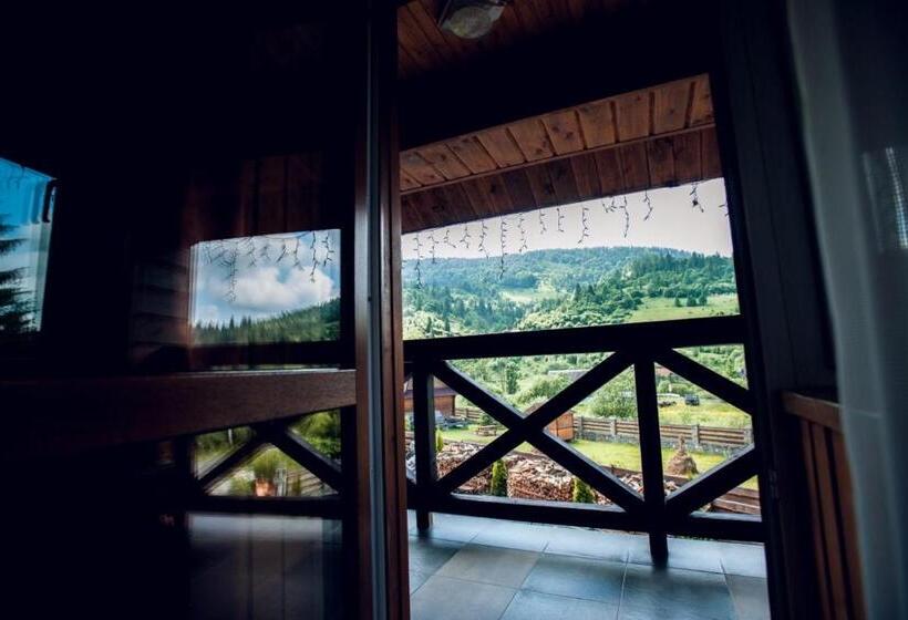 سوییت با چشم‌انداز کوه, Chalet Filvarok