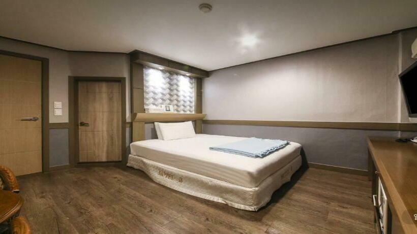 Номер Стандарт, Q Chuncheon