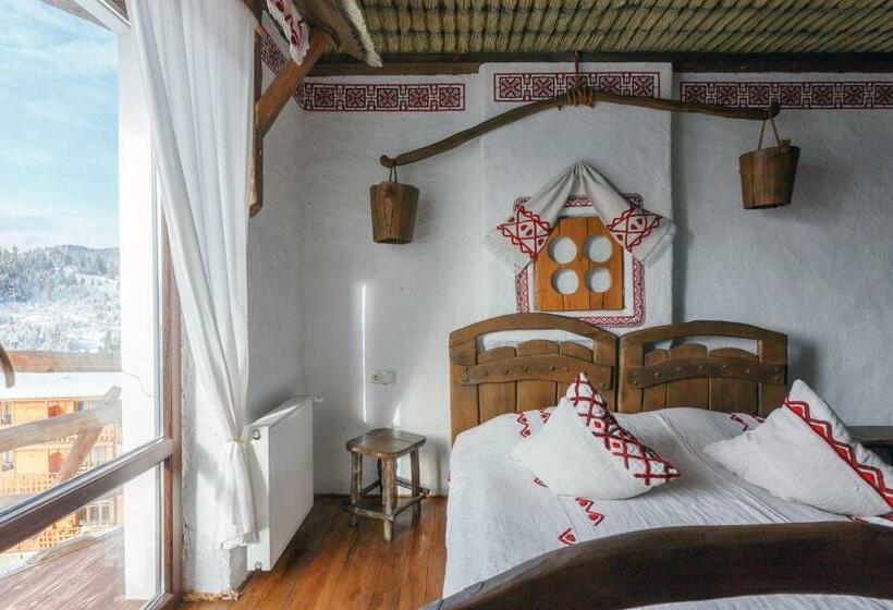 סוויטת ג'וניור, Stara Pravda Hotel   History