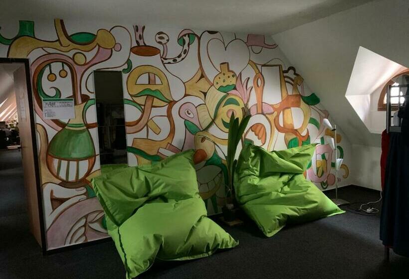 공동 객실, Hostel John Galt