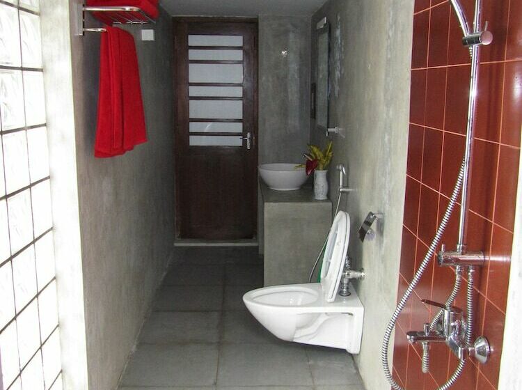 Трехместный Номер Премиум, Isana Beach House