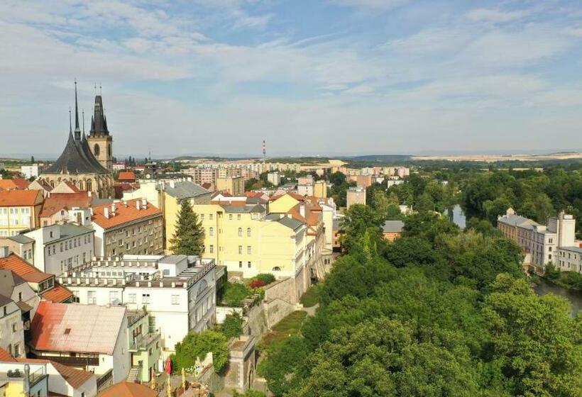 Номер Стандарт, Na Hradbách