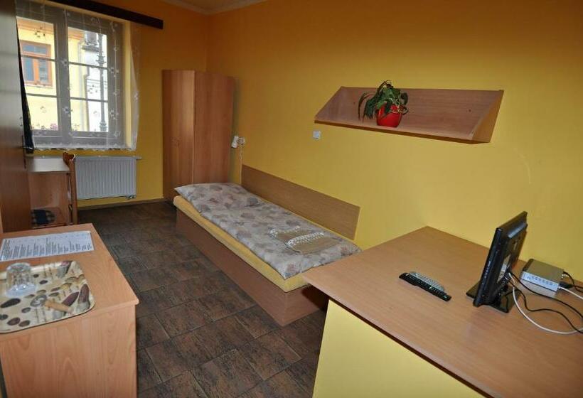 Номер Стандарт, Na Hradbách