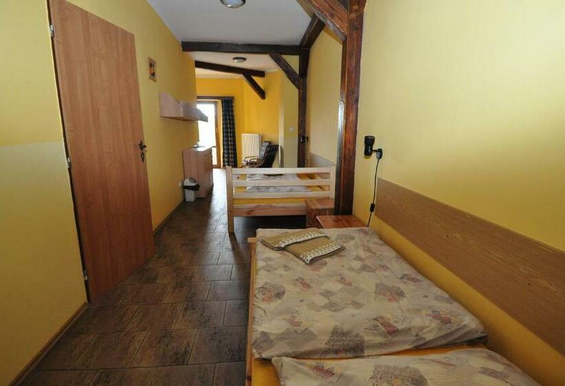 Номер Стандарт, Na Hradbách