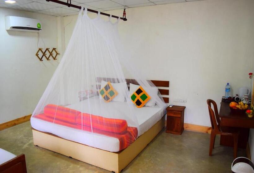 高级园景房, Liyana Holiday Resort