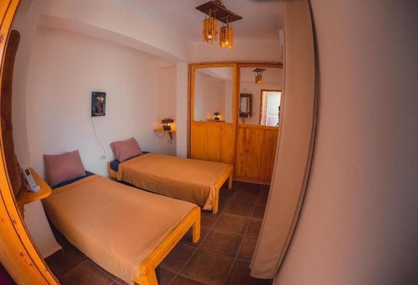 استودیوی لوکس, Club Red Dahab Motel