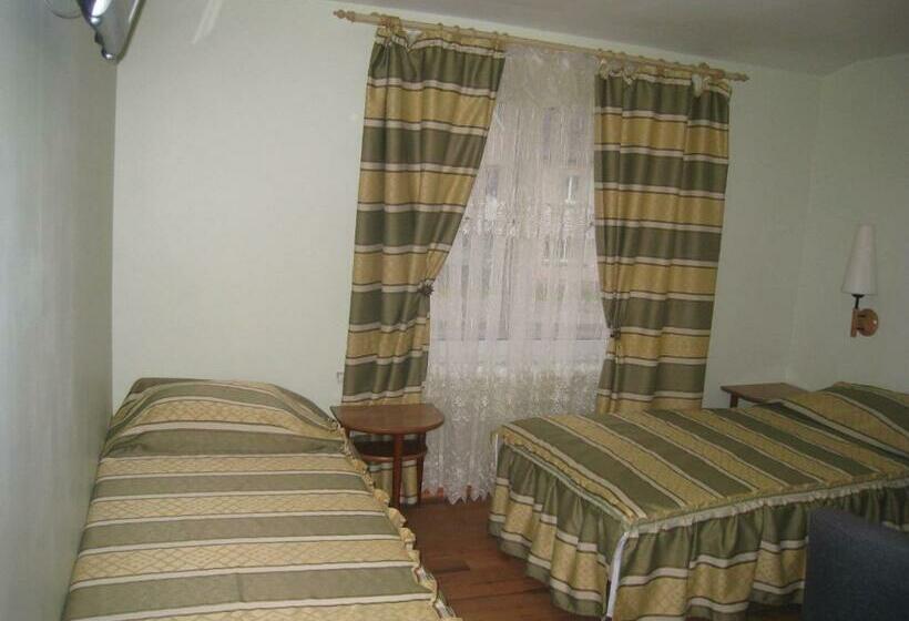 اتاق استاندارد سه نفره, Aroma Skuodiškio Užeiga