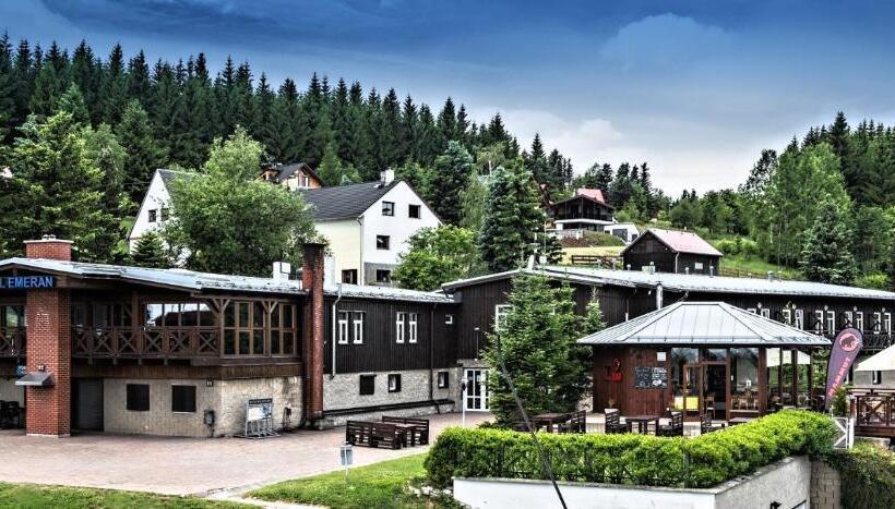 Standard Szoba Erkéllyel, Emeran