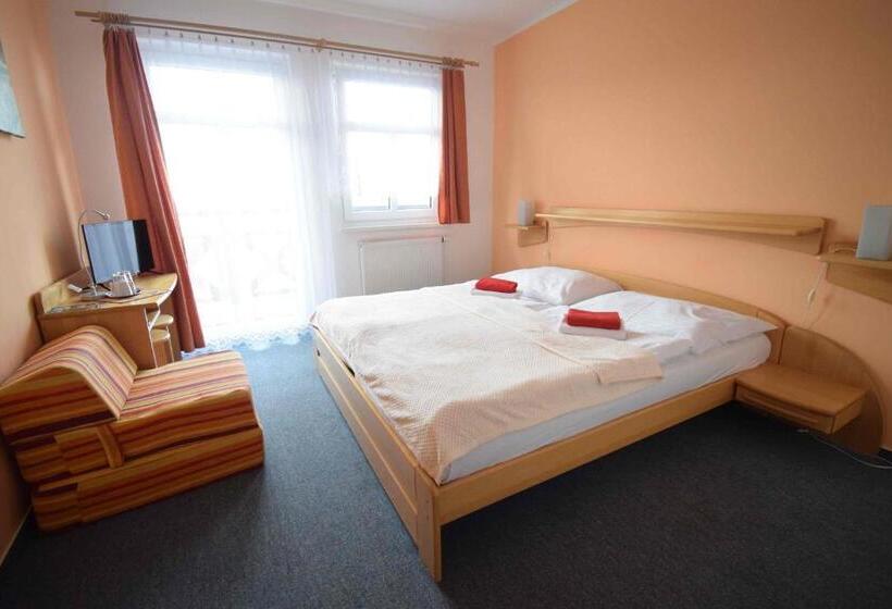 Standard Szoba Erkéllyel, Emeran