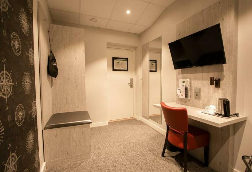 اتاق استاندارد یک تخته با سرویس بهداشتی مشترک, Dream  Luxury Hostel
