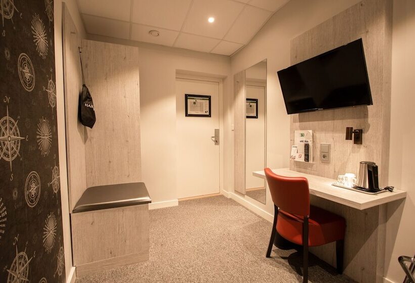 اتاق استاندارد یک تخته با سرویس بهداشتی مشترک, Dream  Luxury Hostel