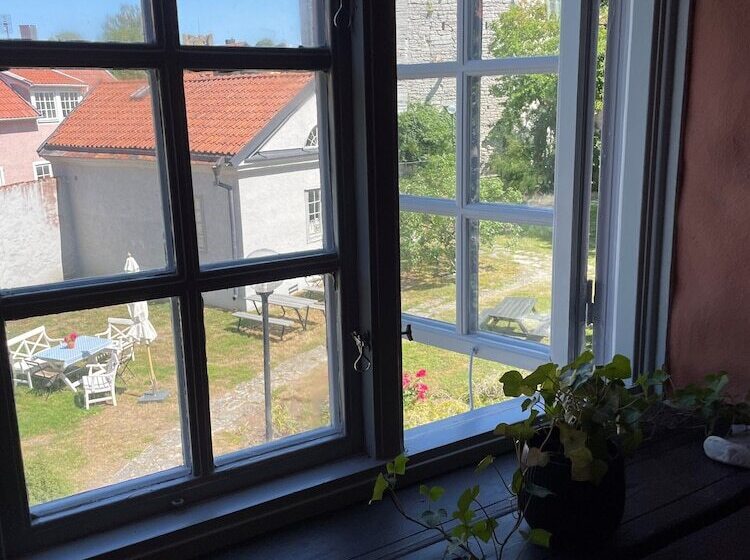 Номер Deluxe, Helgeand Wisby