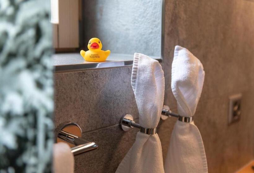 اتاق استاندارد یک نفره, Berghotel Tgantieni