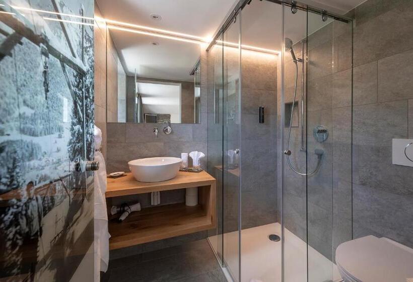 اتاق استاندارد یک نفره, Berghotel Tgantieni